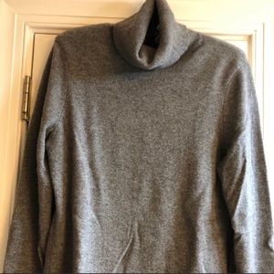 Saks grey cashmere turtleneck